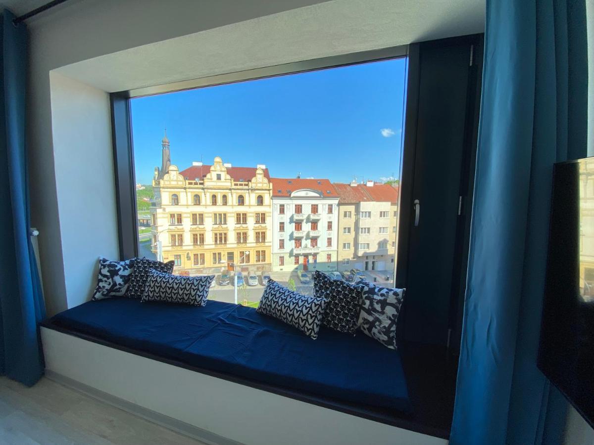 Cozy Studio With Garage In The City Center Пльзень Экстерьер фото